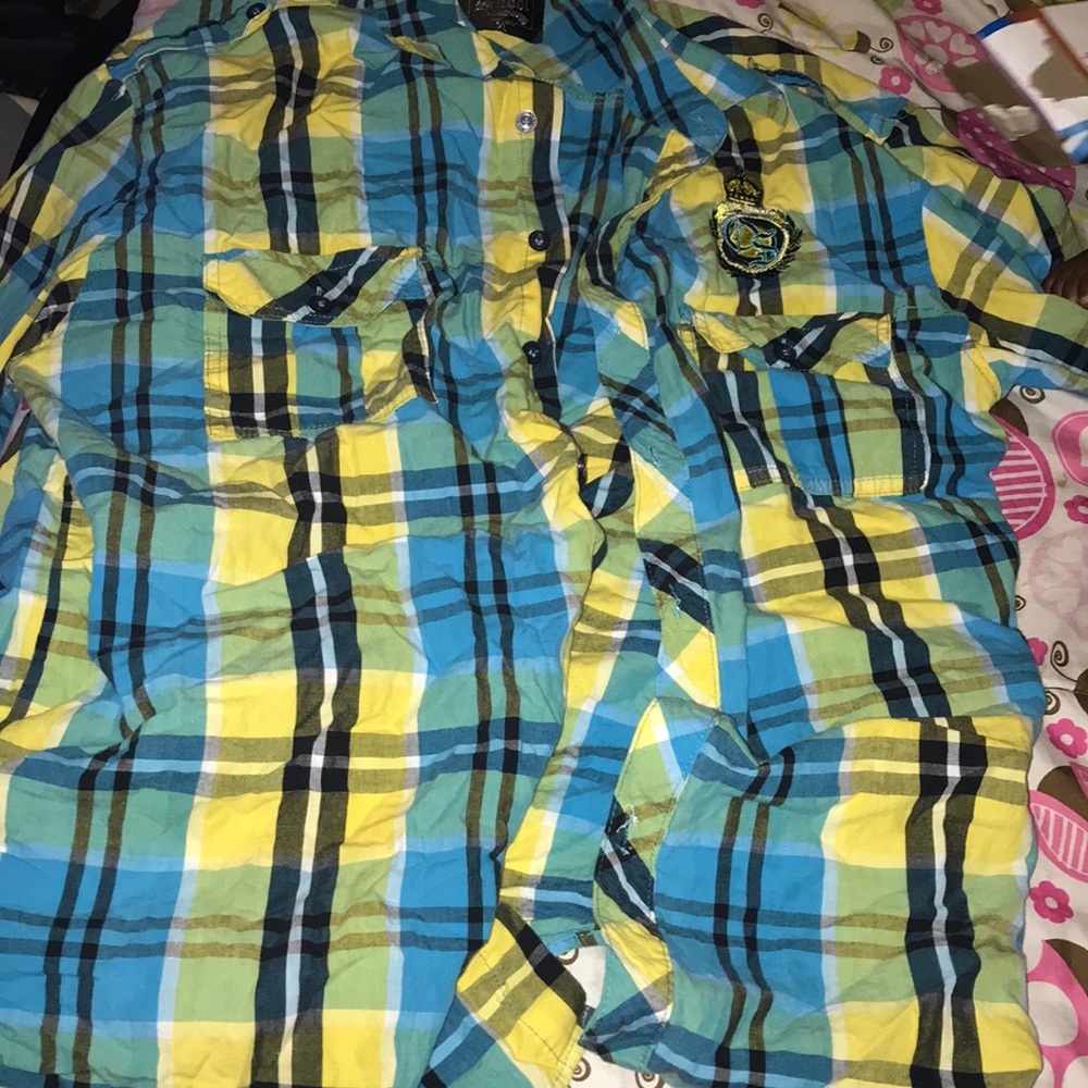 It’s a regular shirt for men